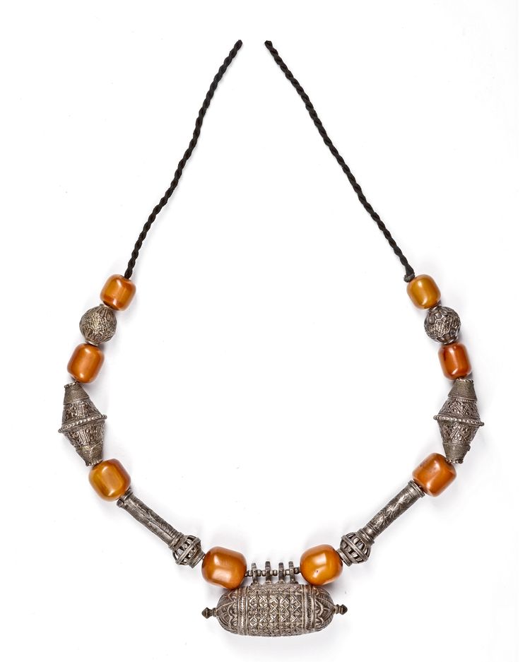 A YEMENI NECKLACE, 19TH CENTURY