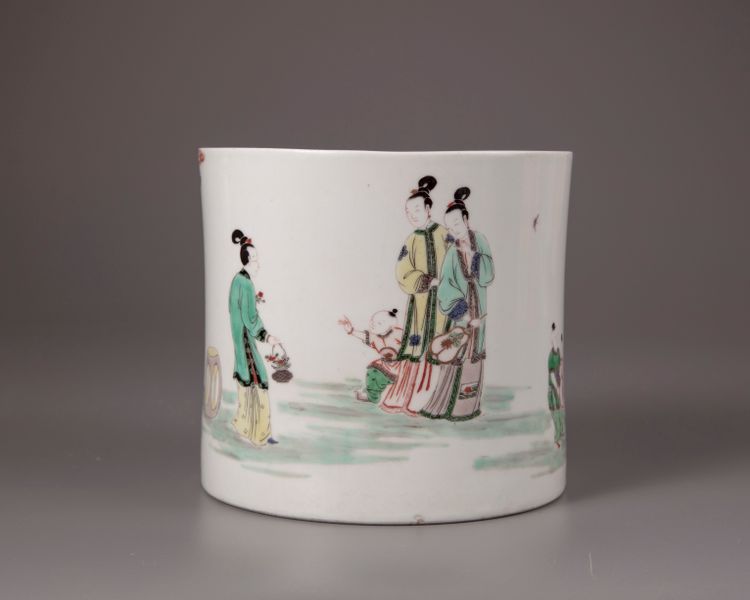 A famille verte brush-pot