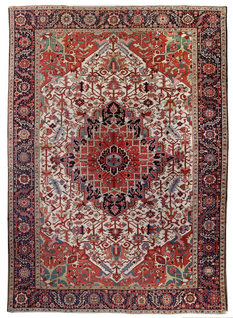 A PERSIAN HERIZ CARPET, FIRST HALF 20TH CENTURY