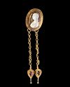 A ROMAN GOLD BROOCH WITH CAMEO AND PENDANTS, 3RD CENTURY AD