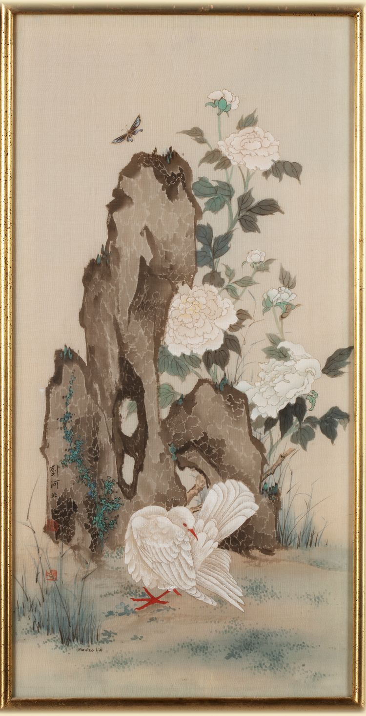 A CHINESE SILK PAINTING DEPICTING A WHITE DOVE, 20TH CENTURY