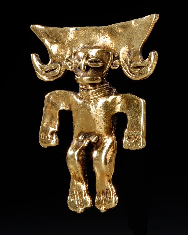 A PRE COLOMBIAN GOLD FIGURE, CIRCA 800-1200 A.D