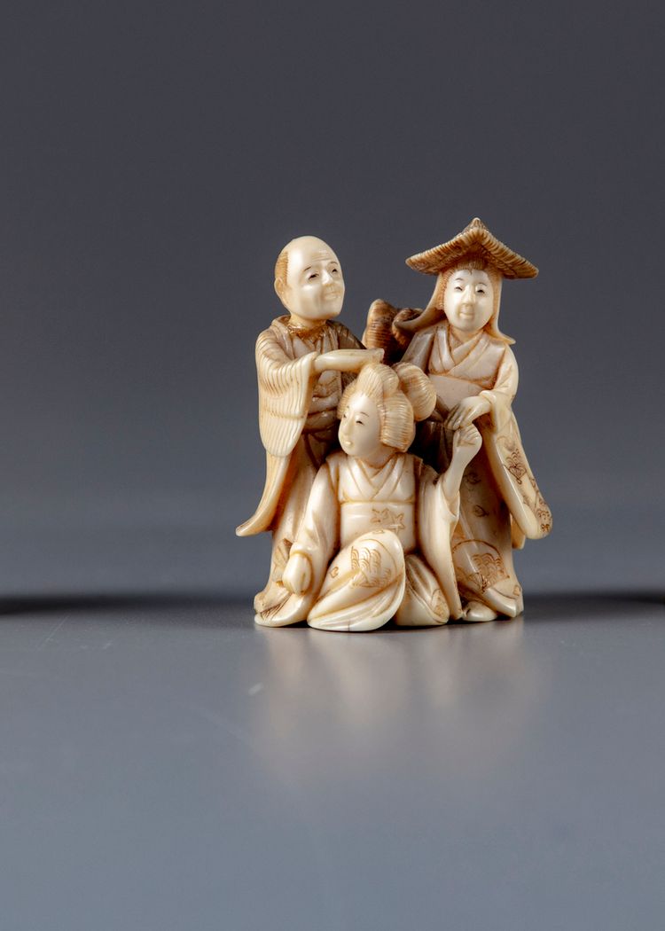 A JAPANESE NETSUKE CARVING