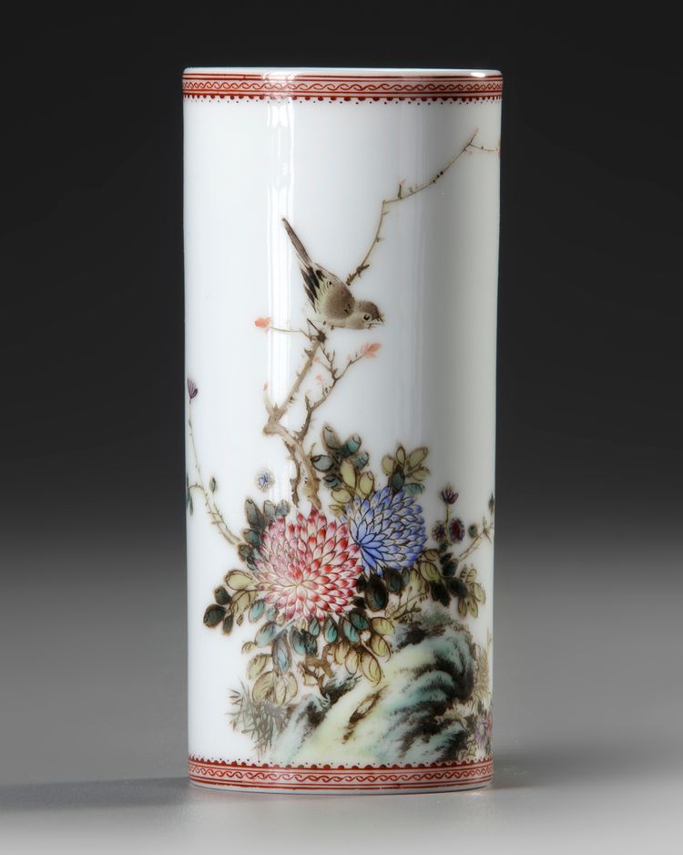 A CHINESE SLENDER BRUSH POT, BITONG, REPUBLIC PERIOD (1912-1949)