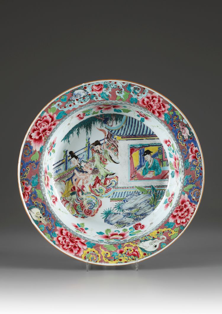 A Chinese Famille Rose Basin
