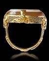 AN AGATE SEAL GOLD RING