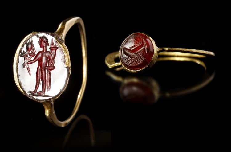 TWO ROMAN GOLD RINGS WITH INTAGLIOS, CIRCA 2ND-3RD CENTURY A.D.