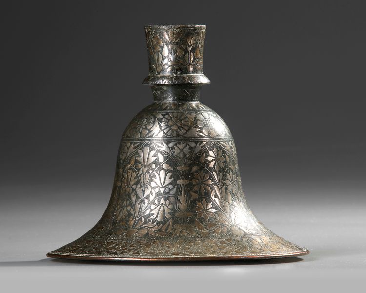 A SILVER-INLAID ALLOY BIDRI HUQQA BASE, DECCAN, 19TH CENTURY