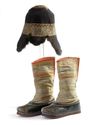 A MONGOLIAN FUR-TRIMMED FELT HAT AND A PAIR OF CHILDREN'S BOOTS, LATE 19TH-EARLY 20TH CENTURY