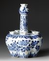 A CHINESE BLUE AND WHITE TULIP-SHAPED VASE, 19TH CENTURY