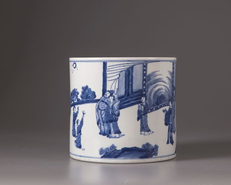 A CHINESE BLUE AND WHITE BRUSH POT, QING DYNASTY 1644-1911