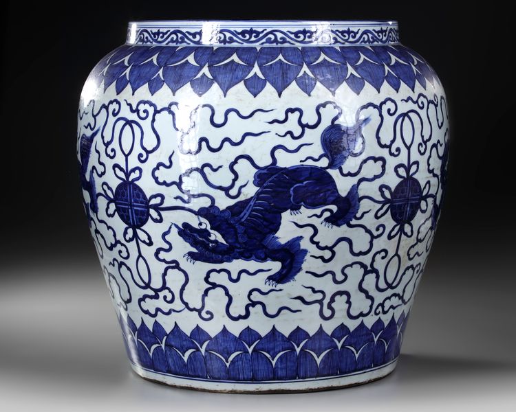 A LARGE CHINESE POT, JIAJING PERIOD, MING DYNASTY (1368-1644) OR LATER
