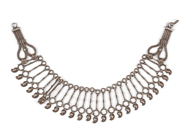 AN ISLAMIC SILVER NECKLACE, YEMEN, 19TH CENTURY