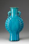 A LARGE TURQUOISE GLAZED VASE, 18TH CENTURY