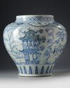 A LARGE CHINESE BLUE AND WHITE JAR, QING DYNASTY (1644-1911)