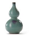 A CHINESE SPLASHED JUNYAO DOUBLE GOURD VASE, SONG DYNASTY ( 960-1279)