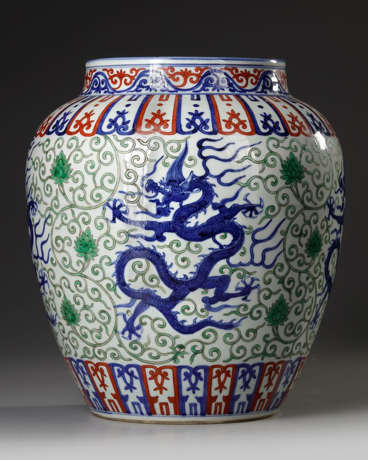 A CHINESE WUCAI DRAGON JAR, QING DYNASTY (1644-1911)