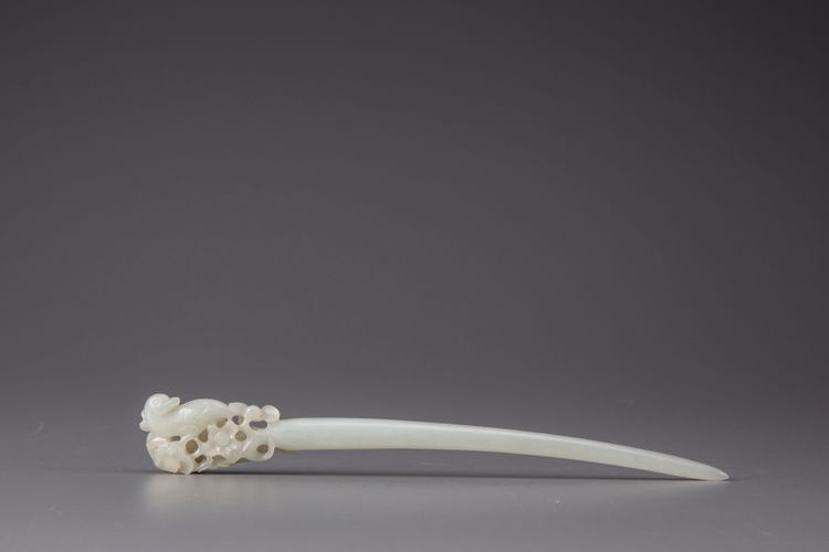 A pale celadon jade hairpin