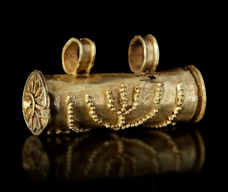 A LATE ROMAN/EARLY BYZANTINE SCROLL/AMULET CASE IN ELECTRUM WITH A MENORAH, 5TH/6TH CENTURY AD