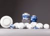 A collection of blue and white & famille rose