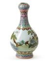 A CHINESE FAMILLE ROSE 'DEER AND CRANES' GARLIC HEAD-VASE, CHINA, QING DYANSTY (1644-1911)