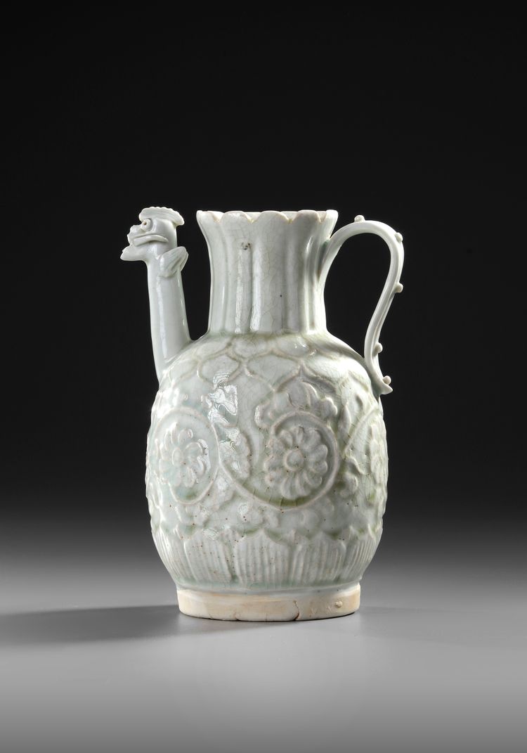 A CHINESE CARVED QINGBAI CHICKEN HEAD EWER, SONG DYNASTY (960-1279)