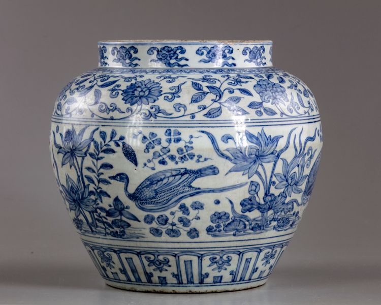 A Chinese blue and white 'ducks and lotus' jar