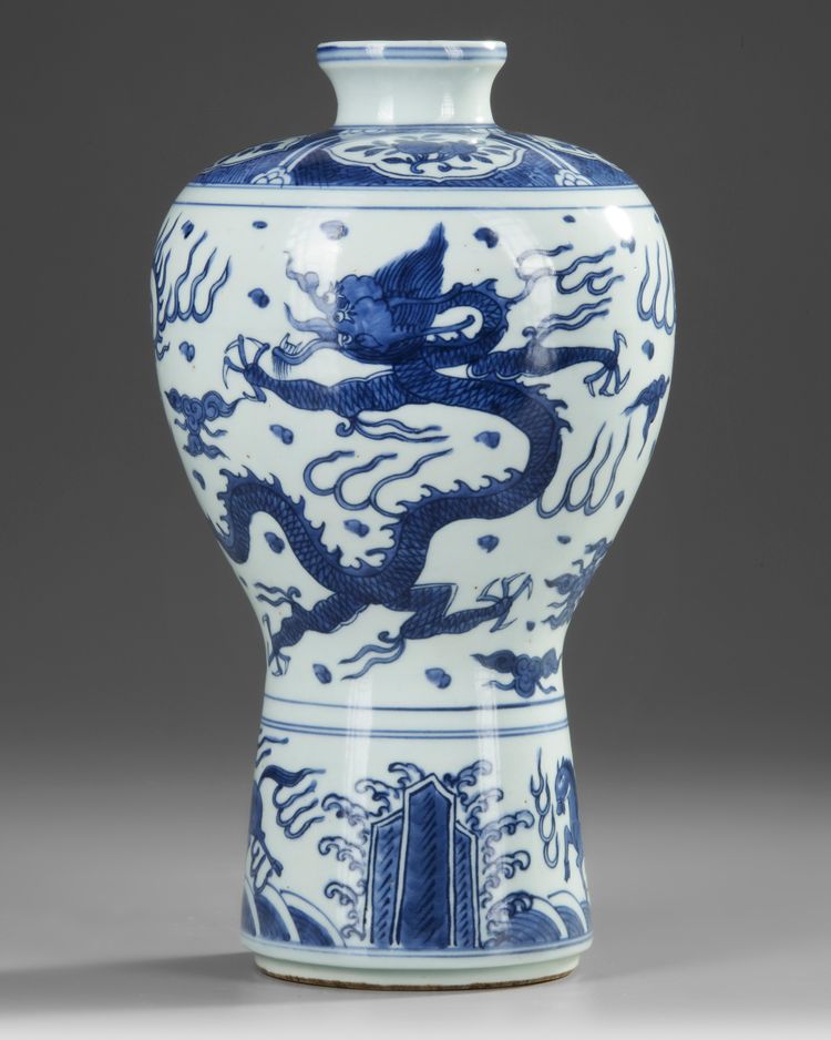 A CHINESE BLUE AND WHITE DRAGON MEIPING VASE, MING DYNASTY (1368-1644) OR LATER