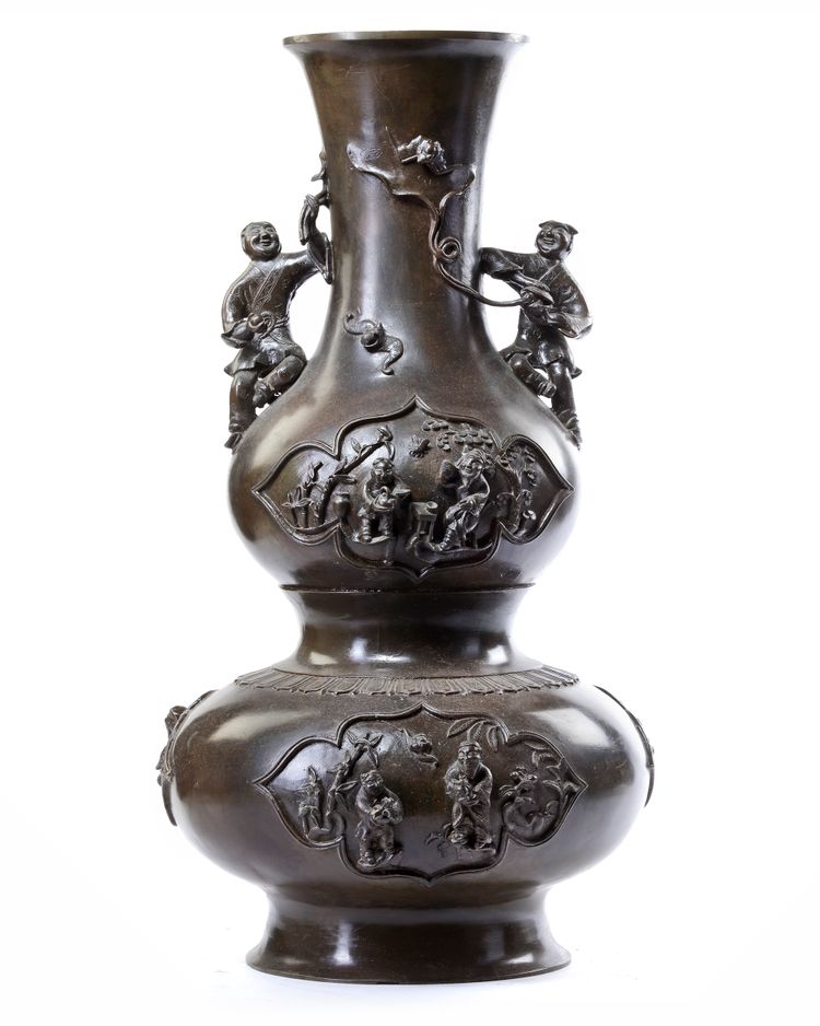 A LARGE CHINESE  BRONZE DOUBLE GOURD VASE, 17TH CENTURY