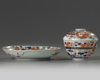 A JAPANESE IMARI TEACUP WITH COVER AND SAUCER, 17TH CENTURY