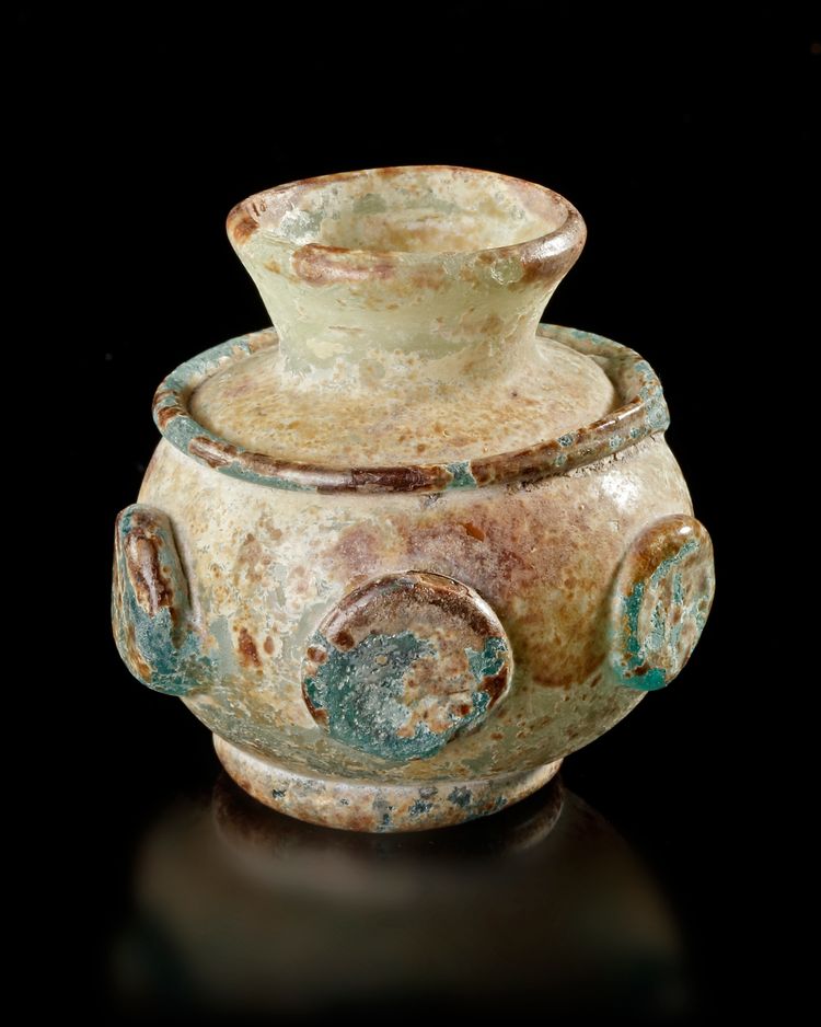 A SMALL BOTTLE WITH PASTILATED, SYRIA OR PERSIA, 8TH -11TH CENTURY