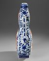 A CHINESE IRON-RED DECORATED BLUE AND WHITE VASE, 19TH-20TH CENTURY