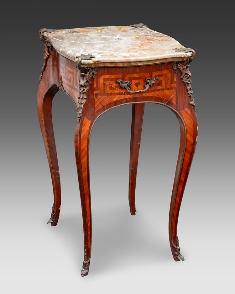 A FRENCH MARQUETRY PEDESTAL TABLE, NAPOLEON II STYLE, EARLY 20TH CENTURY