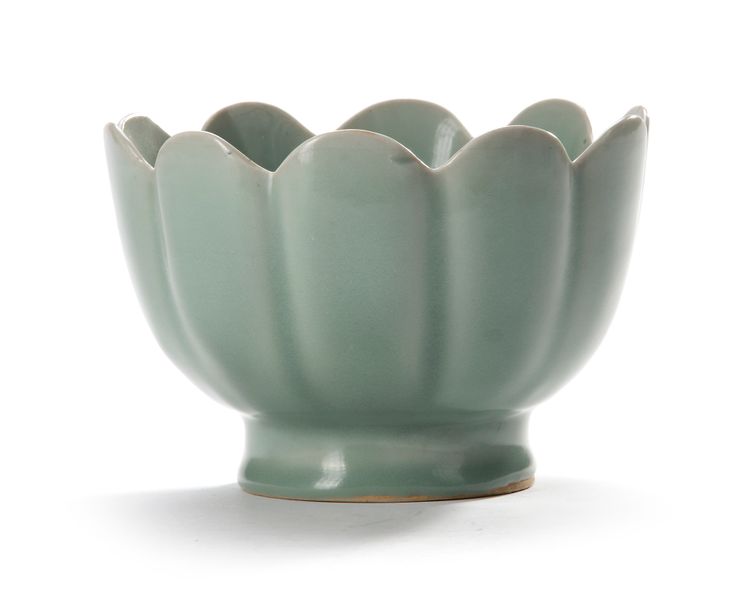 A CHINESE CELADON 'LOTUS' WARMING BOWL, SONG DYNASTY (960-1279)
