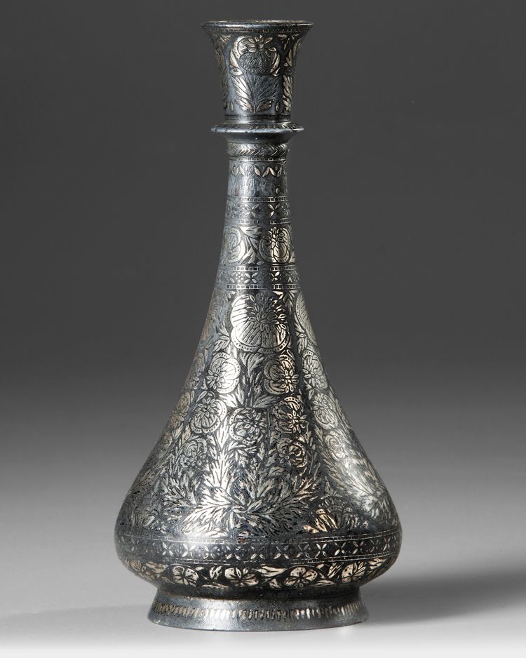 A SILVER INLAID BIDRI VASE, INDIA 19TH CENTURY