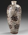 A CHINESE CIZHOU-STYLE SGRAFFITO SCROLLING PEONY VASE