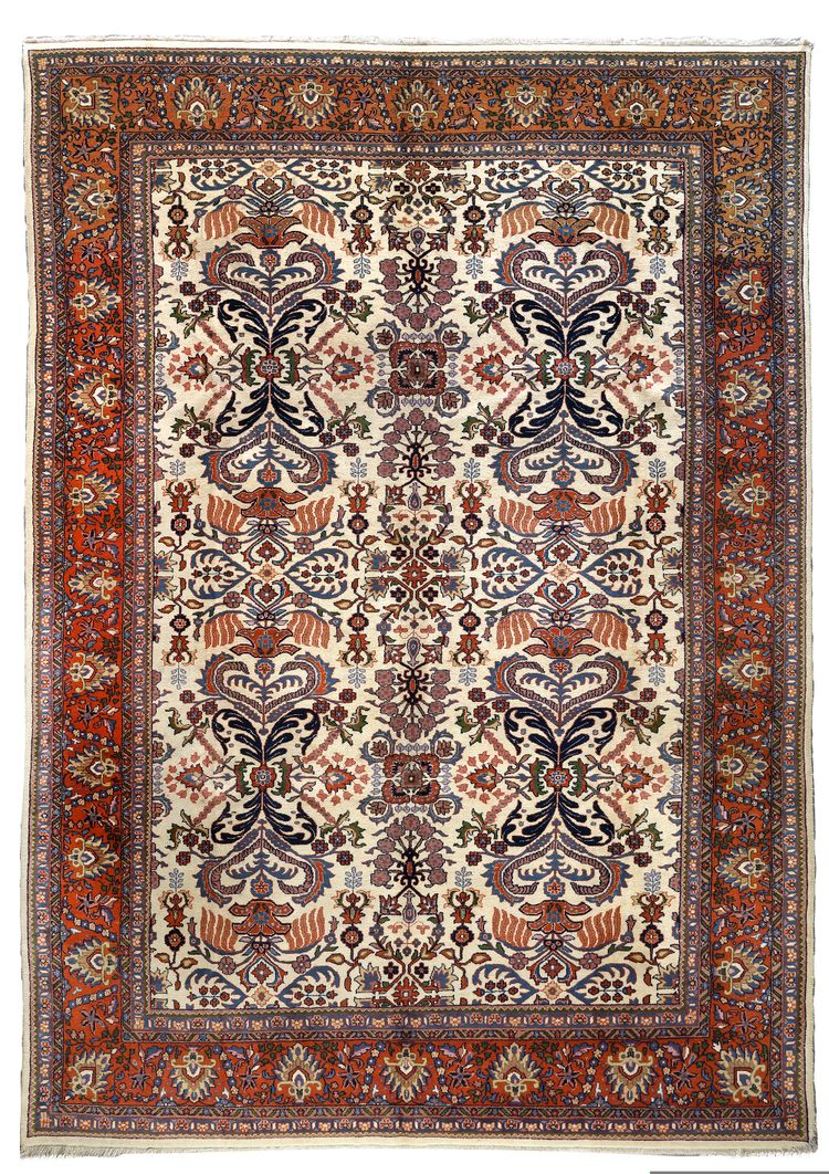 A SARUK CARPET, CIRCA 1940