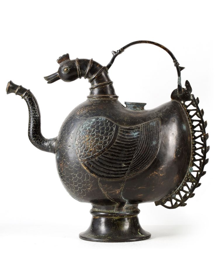 AN INDIAN BRONZE 'COCKEREL' EWER, 18TH CENTURY