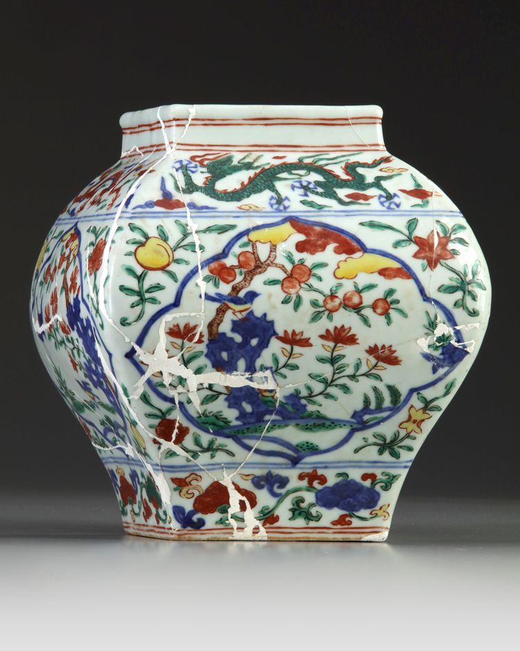 A Chinese wucai square-section jar
