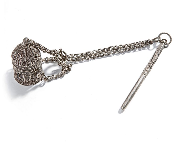A SILVER KOHL MINIATURE CONTAINER, OMAN, 19TH CENTURY