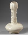 A Chinese cream crackle-glazed garlic mouth vase