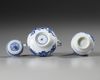 A SMALL CHINESE BLUE AND WHITE VASE AND TEAPOT WITH COVER, KANGXI PERIOD (1662-1722)