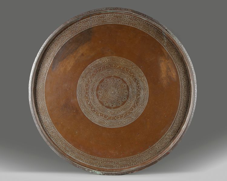 A LARGE SAFAVID TINNED COPPER TRAY, PERSIA 18TH CENTURY