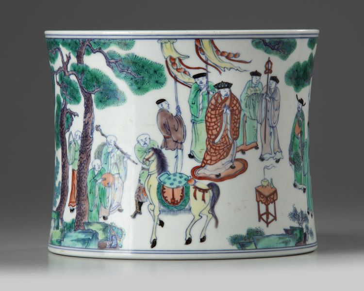 A CHINESE DOUCAI 'FIGURAL' BRUSHPOT, BITONG