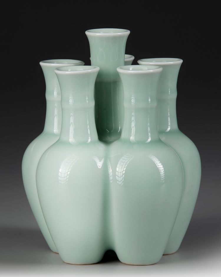 A CHINESE CELADON-GLAZED CONJOINED VASE, QING DYNASTY (1644-1912)