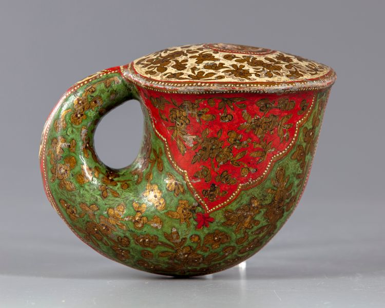 An Indian gunpowder flask