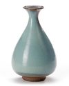 A CHINESE PURPLE-SPLASHED JUNYAO YUHUCHUN VASE, SONG DYNASTY (960-1279)