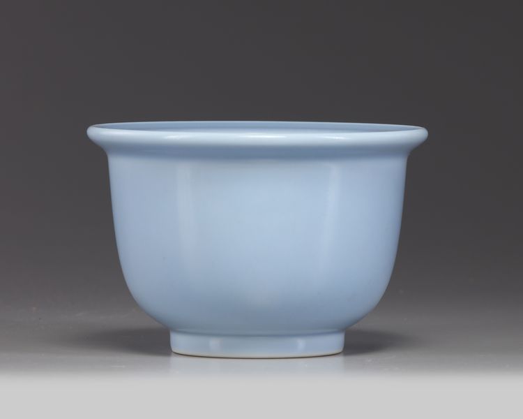 A Chinese blue-glazed jardinière