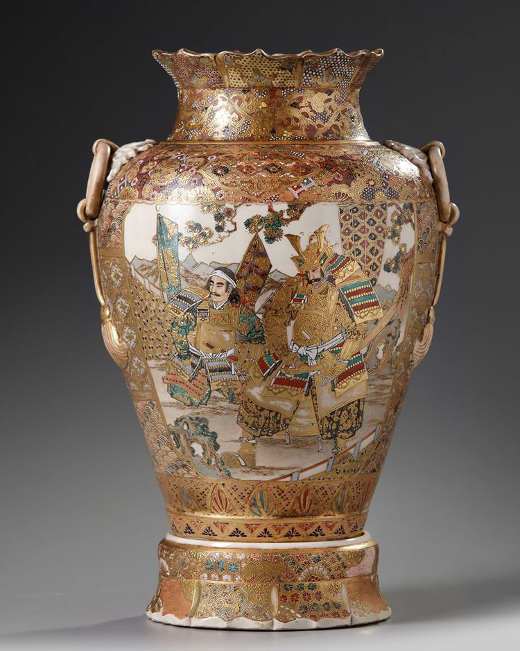 A JAPANESE SATSUMA VASE ON A STAND, JAPAN, MEIJI PERIOD (1868-1912)