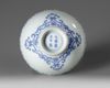 A CHINESE BLUE AND WHITE CUP, QING DYNASTY (1644-1911)